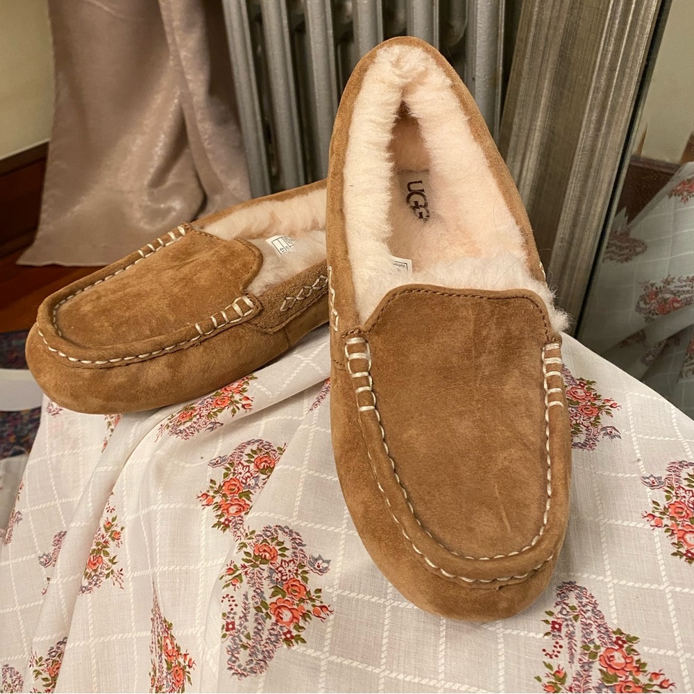 UGG Shearling Loafer Moccasin Slippers 6 Cognac Tan Brown Beautiful Cozy